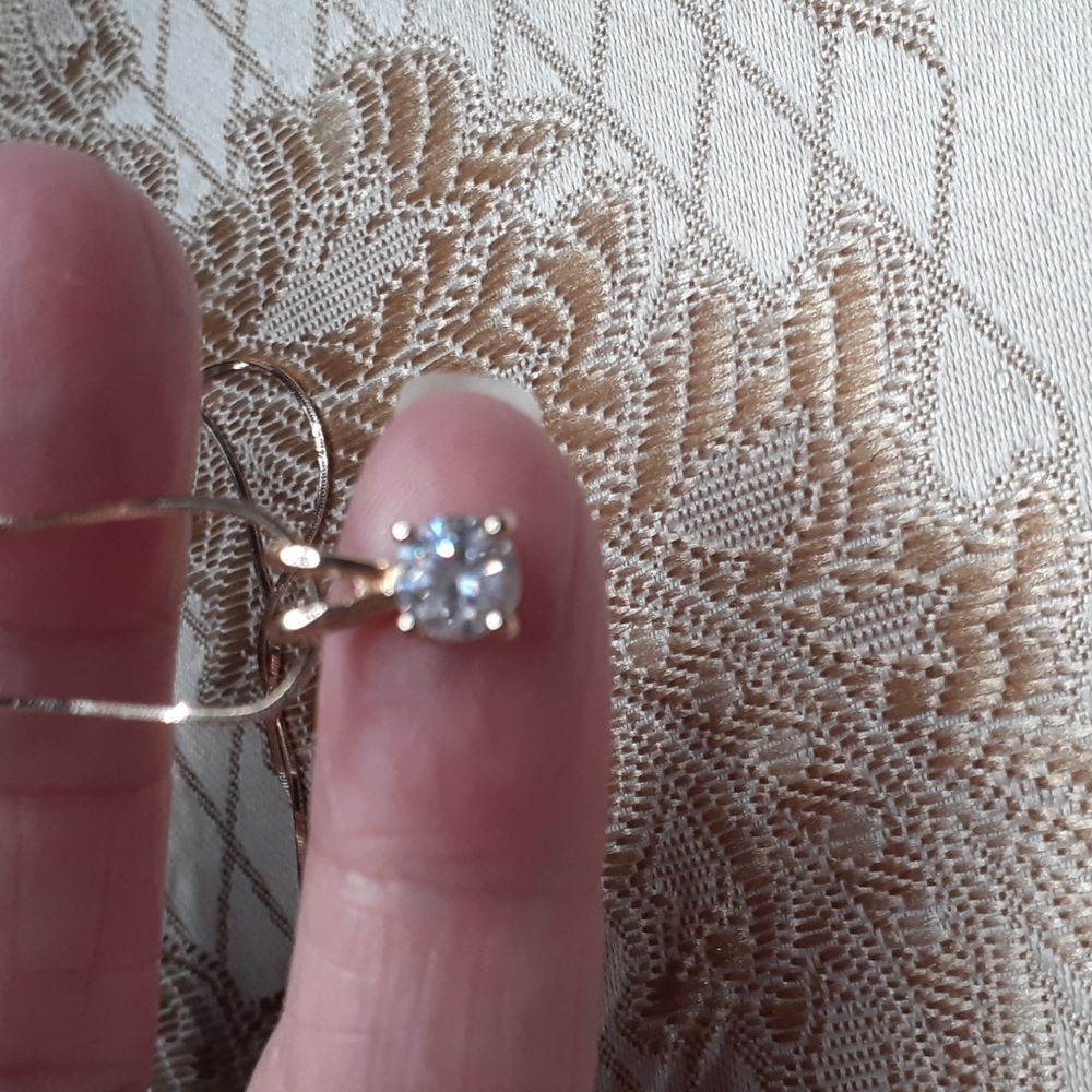10k ygold Tanzanian Zircon Pendant